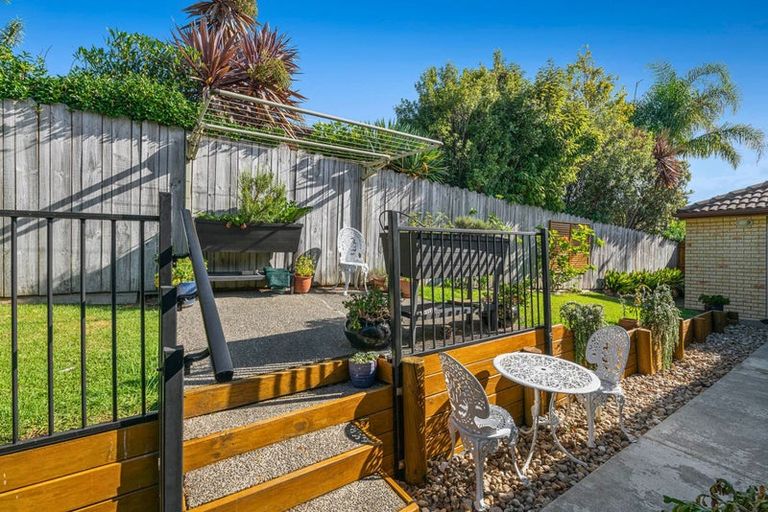 Photo of property in 1 Anchorite Way, Red Beach, 0932