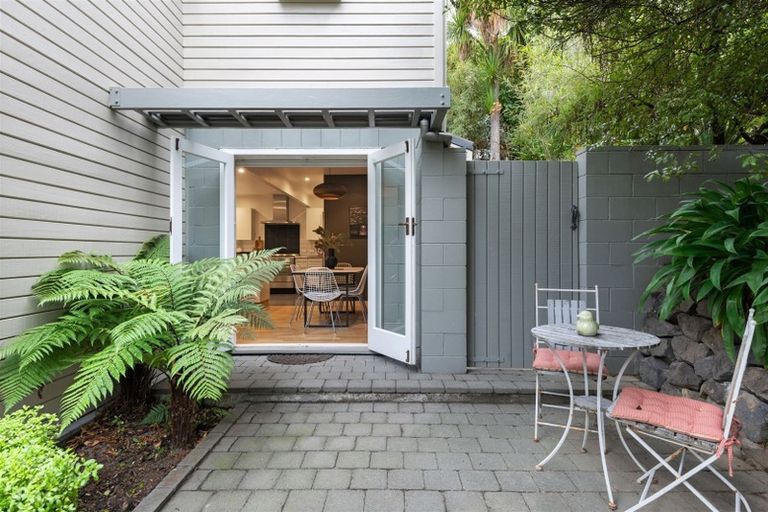 Photo of property in 13 Shalamar Drive, Cashmere, Christchurch, 8022