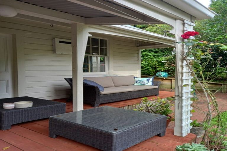 Photo of property in 4 Paremata Drive, Paremata, Porirua, 5024