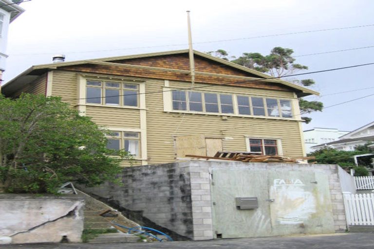 Photo of property in 14 Manley Terrace, Newtown, Wellington, 6021