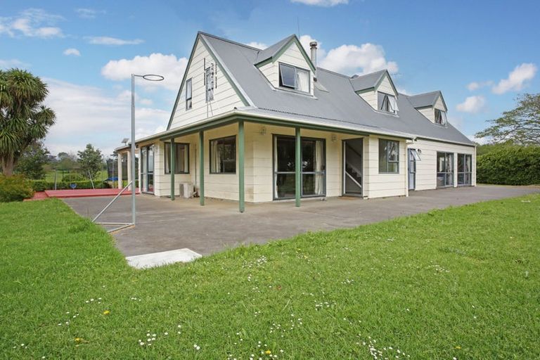 Photo of property in 42 Codlin Road, Waiuku, 2683