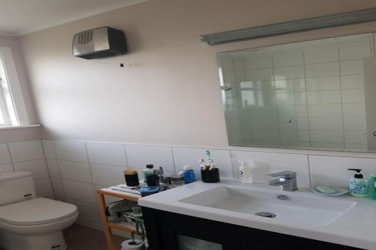 Photo of property in 5 Hillary Street, Tawa, Wellington, 5028