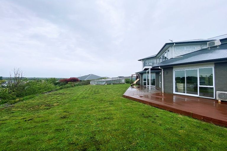 Photo of property in 16 Castleton Way, Flagstaff, Hamilton, 3210