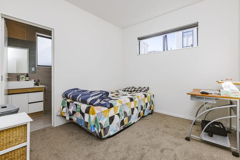 Photo of property in 104 Bellbird Street, Papakura, 2110