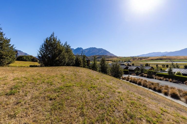 Photo of property in 25 Rannoch Drive, Jacks Point, Queenstown, 9371