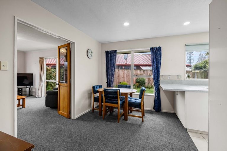 Photo of property in 2/9 Showgate Avenue, Sockburn, Christchurch, 8042