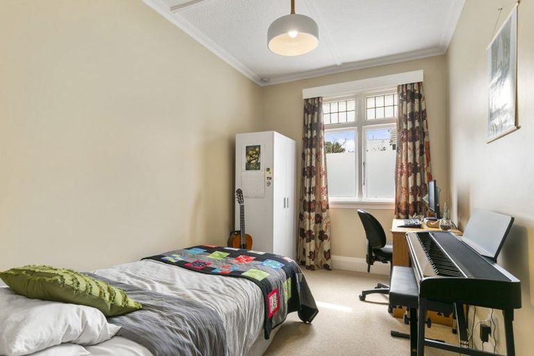 Photo of property in 181 The Parade, Island Bay, Wellington, 6023