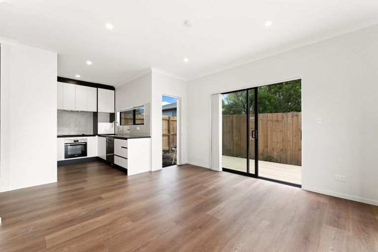 Photo of property in 13b Lipton Grove, Opaheke, Papakura, 2113