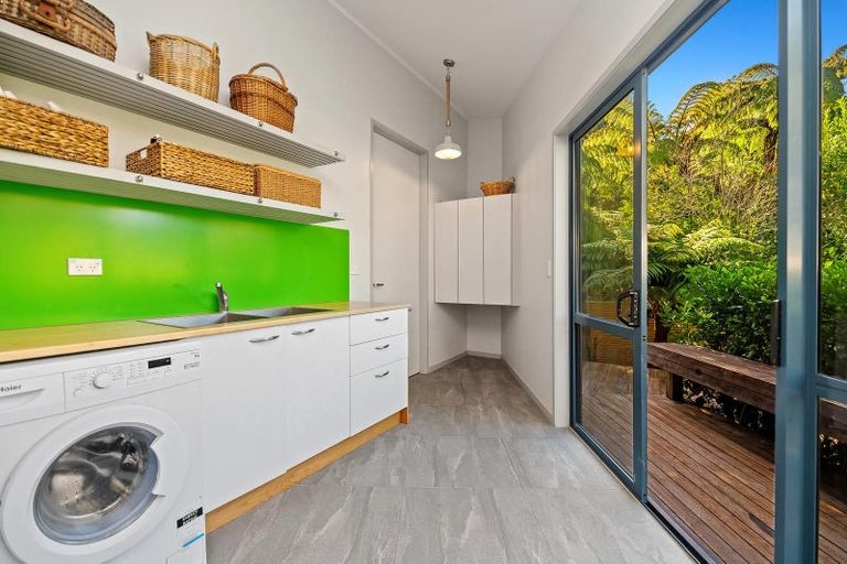 Photo of property in 70b Grand Vue Road, Kawaha Point, Rotorua, 3010