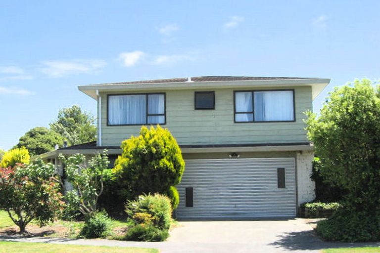 Photo of property in 9 Geraldo Place, Russley, Christchurch, 8042