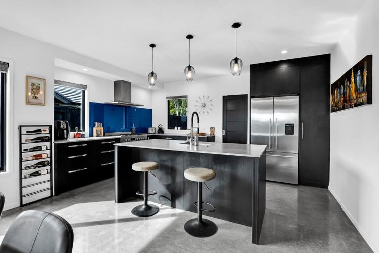 Photo of property in 4 Cessna Lane, Glen Avon, New Plymouth, 4312