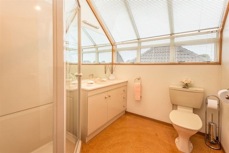 Photo of property in 7 Tavistock Place, Russley, Christchurch, 8042