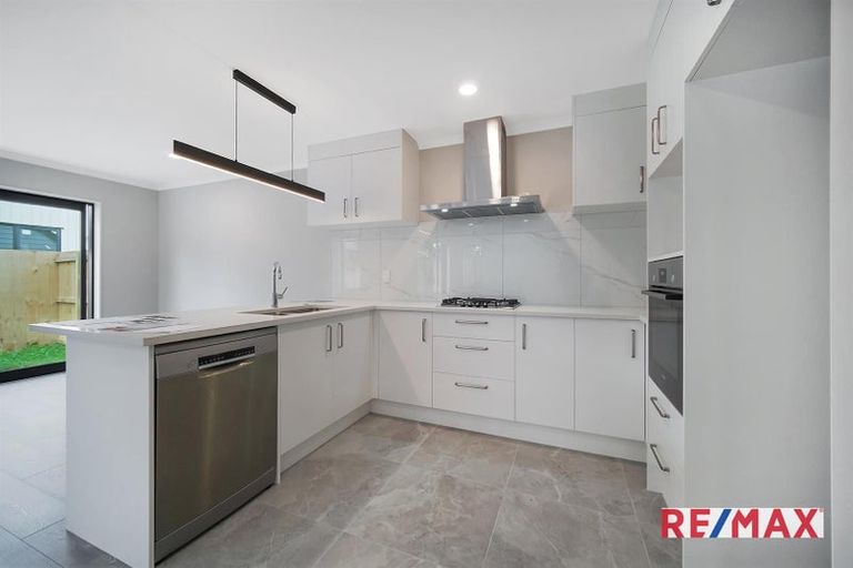 Photo of property in 31 Combat Street, Papakura, 2110