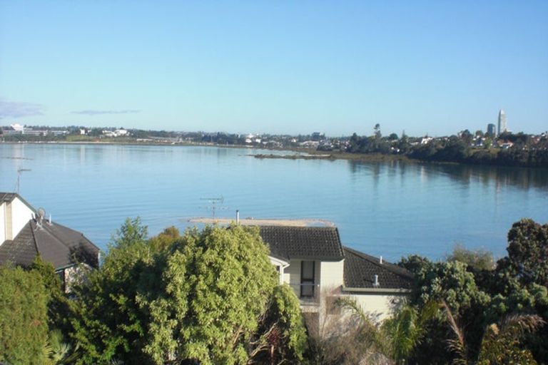 Photo of property in 1/73a Beresford Street, Bayswater, Auckland, 0622