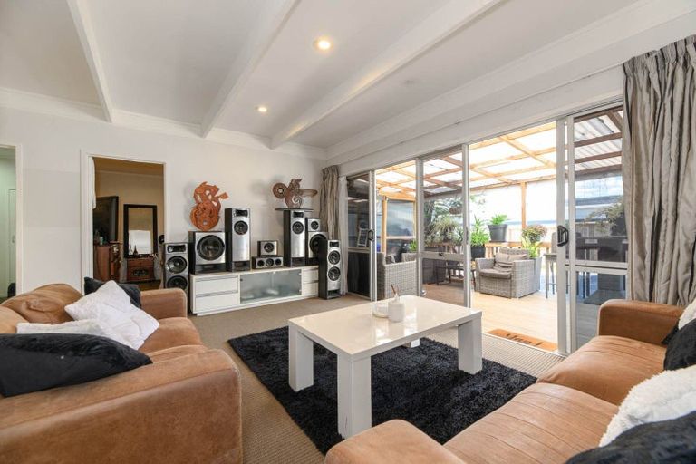 Photo of property in 2/24 Newington Road, Henderson, Auckland, 0612