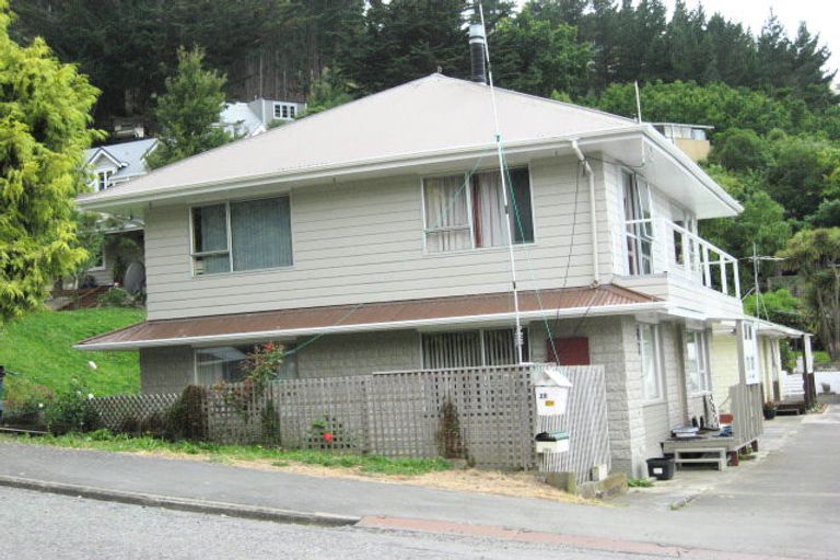 Photo of property in 26 Voelas Road, Lyttelton, 8082