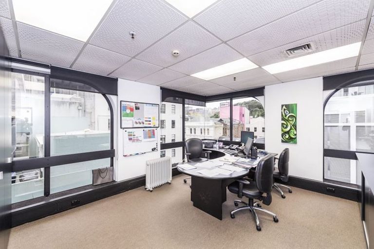 Photo of property in 238 Queen Street, Waimate, 7924