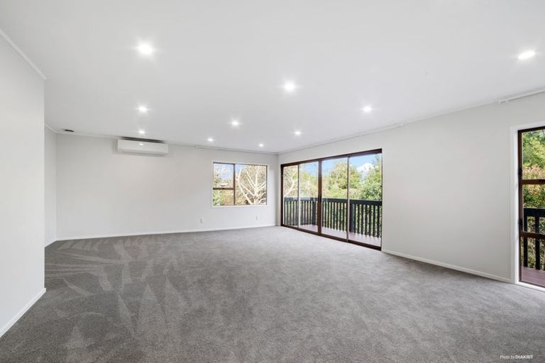 Photo of property in 8 Heaton Grove, Chatswood, Auckland, 0626