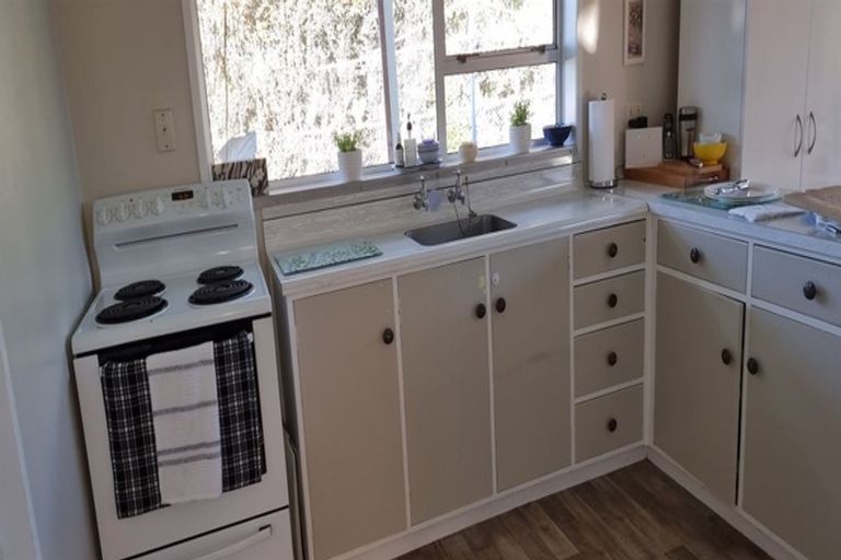 Photo of property in 2 Winiata Place, Otaki, 5512