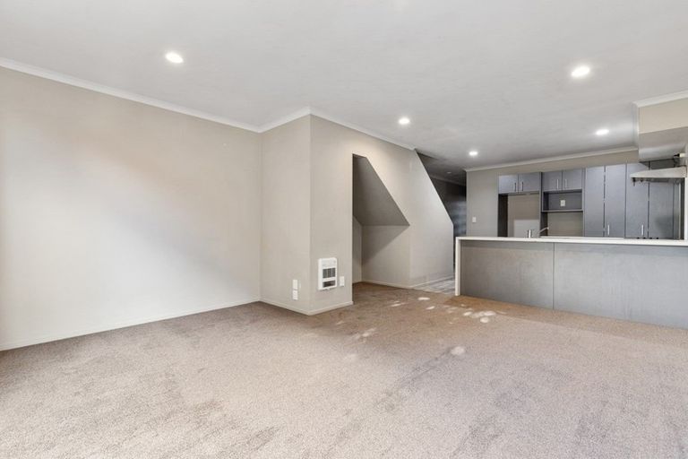 Photo of property in 9f Denver Place, Hamilton East, Hamilton, 3216