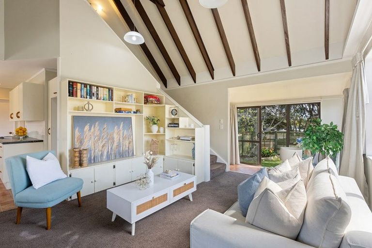 Photo of property in 25 Tobys Way, Waikanae Beach, Waikanae, 5036