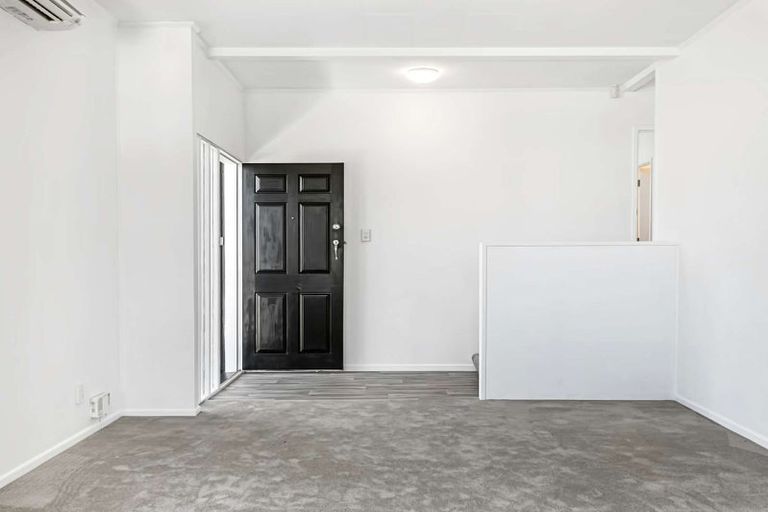 Photo of property in 24 Leaver Place, Weymouth, Auckland, 2103