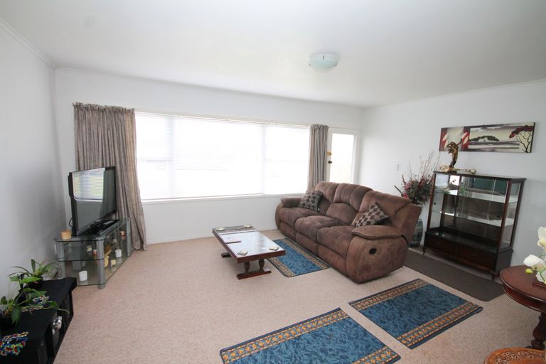 Photo of property in 2/41 Wood Street, Papakura, 2110