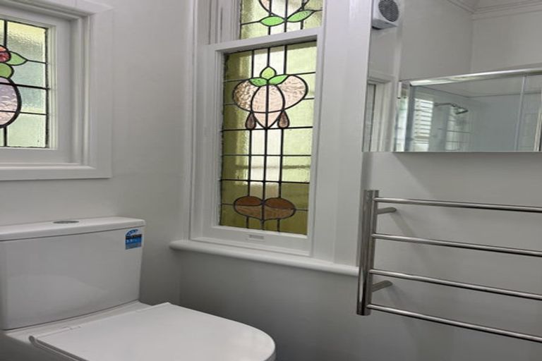 Photo of property in 21 Burnell Avenue, Thorndon, Wellington, 6011