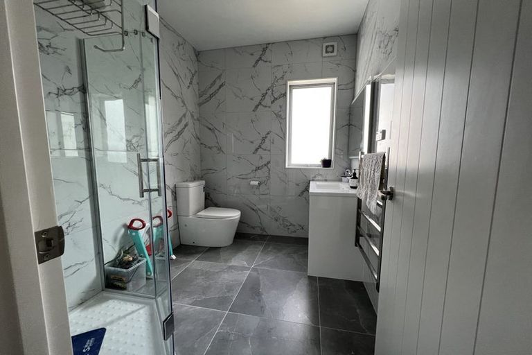 Photo of property in 10 Takurua Terrace, Orewa, 0931