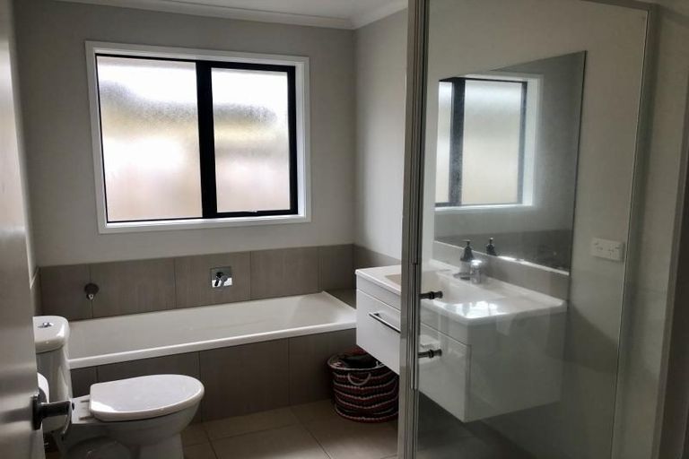 Photo of property in 18 Oolong Court, Huntington, Hamilton, 3210