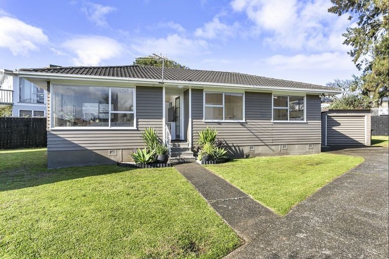 Photo of property in 16 Kea Place, Mangere Bridge, Auckland, 2022