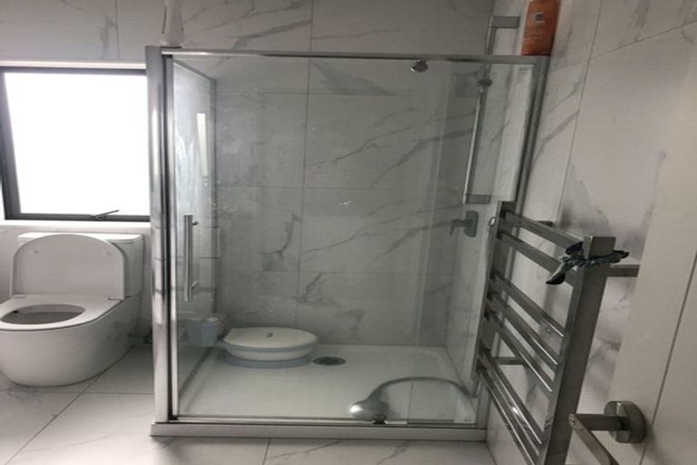 Photo of property in 98 Cardiff Road, Pakuranga, Auckland, 2010