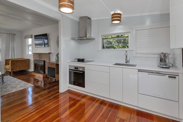 Photo of property in 205 One Tree Point Road, One Tree Point, 0118