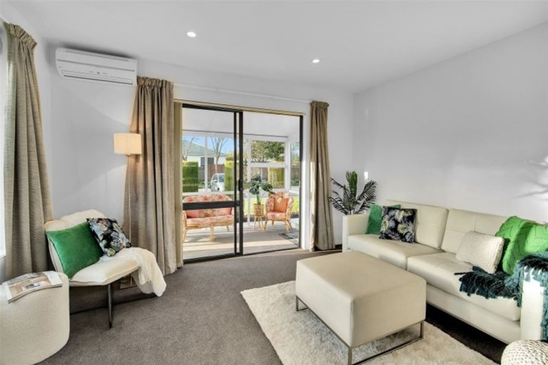 Photo of property in 1/79 Inwoods Road, Parklands, Christchurch, 8083