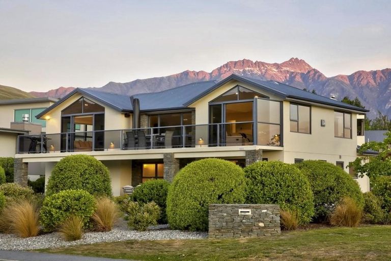 Photo of property in 660 Peninsula Road, Kelvin Heights, Queenstown, 9300