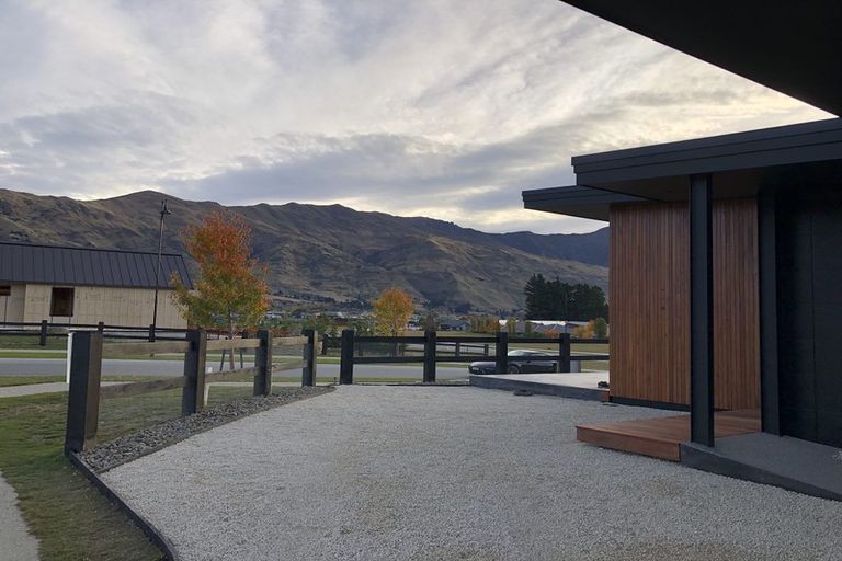 Photo of property in 1 Campbell Road, Wanaka, 9305