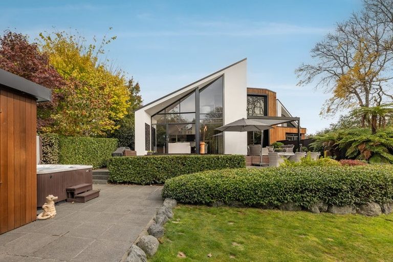 Photo of property in 44 Gleneagles Terrace, Ilam, Christchurch, 8053