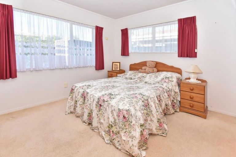 Photo of property in 11/17 Youngs Road, Papakura, 2110