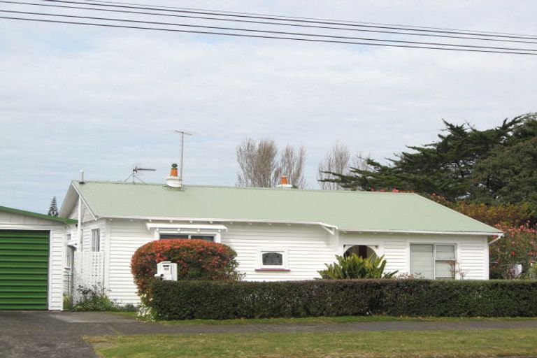 Photo of property in 185 Seaview Road, Westown, New Plymouth, 4310