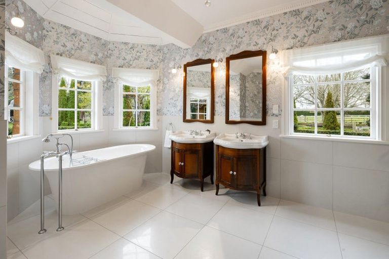 Photo of property in 282 Woodside Road, Matangi, Hamilton, 3284