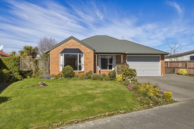 Photo of property in 2/9 Showgate Avenue, Sockburn, Christchurch, 8042