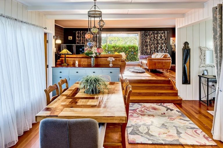 Photo of property in 70 Winara Avenue, Waikanae, 5036