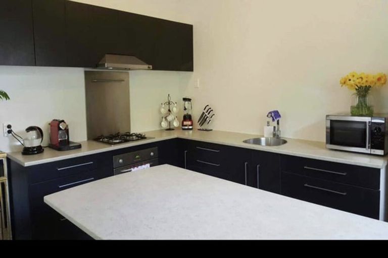 Photo of property in 26 Rangiora Avenue, Kaiwharawhara, Wellington, 6035