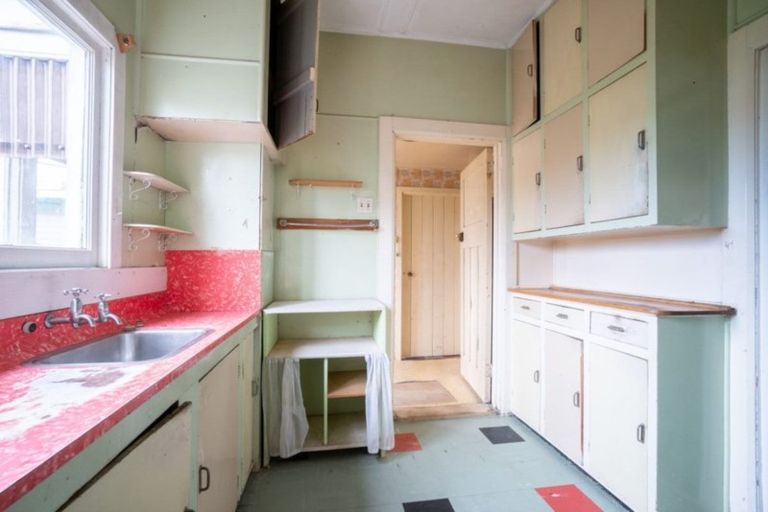 Photo of property in 98 Wood Street, Takaro, Palmerston North, 4410