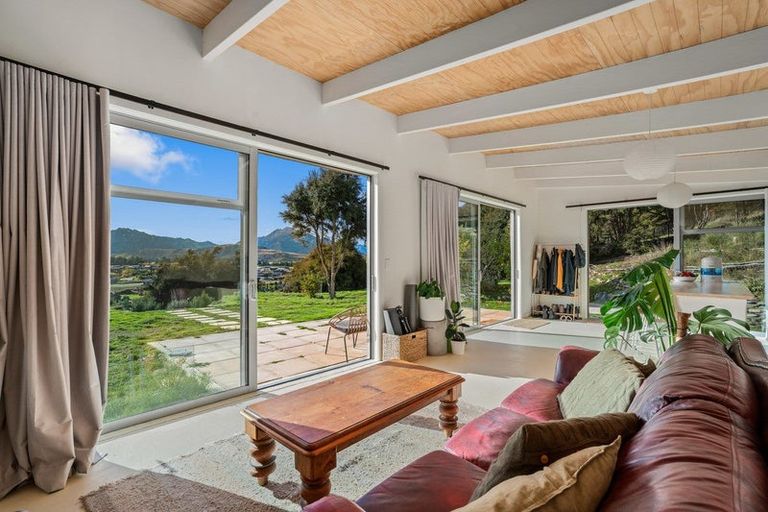 Photo of property in 18 Hidden Hills Drive, Wanaka, 9305