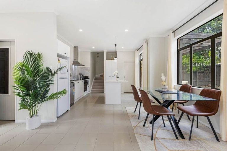 Photo of property in 17 Derg Place, East Tamaki, Auckland, 2013