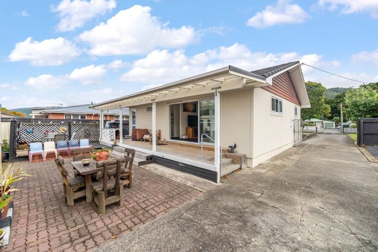 Photo of property in 3 Hall Grove, Ebdentown, Upper Hutt, 5018