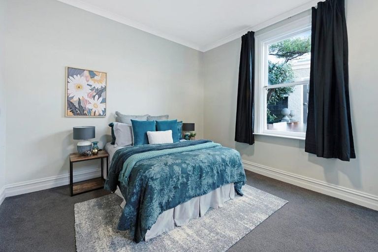 Photo of property in 11 Roxburgh Street, Mount Victoria, Wellington, 6011