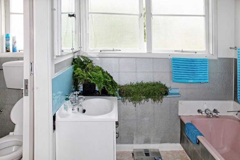 Photo of property in 8 Saint Johns Avenue, Palmerston North, 4414