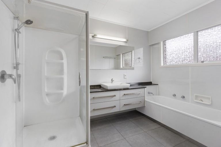 Photo of property in 5 Fairfax Terrace, Frankleigh Park, New Plymouth, 4310